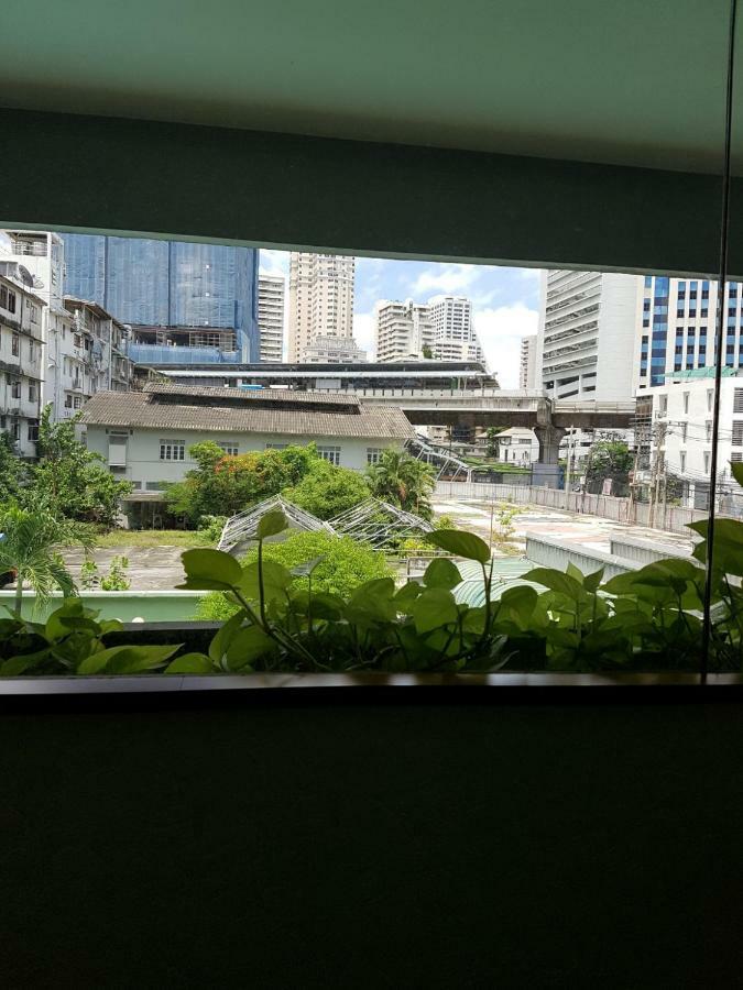 The Park Hotel Sukhumvit 7 Bangkok Exterior foto