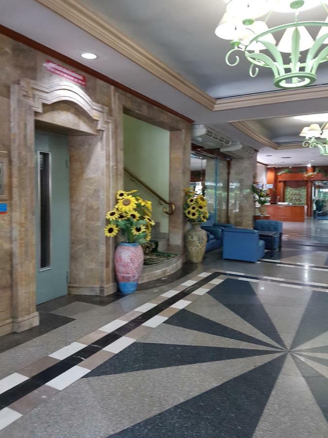 The Park Hotel Sukhumvit 7 Bangkok Exterior foto
