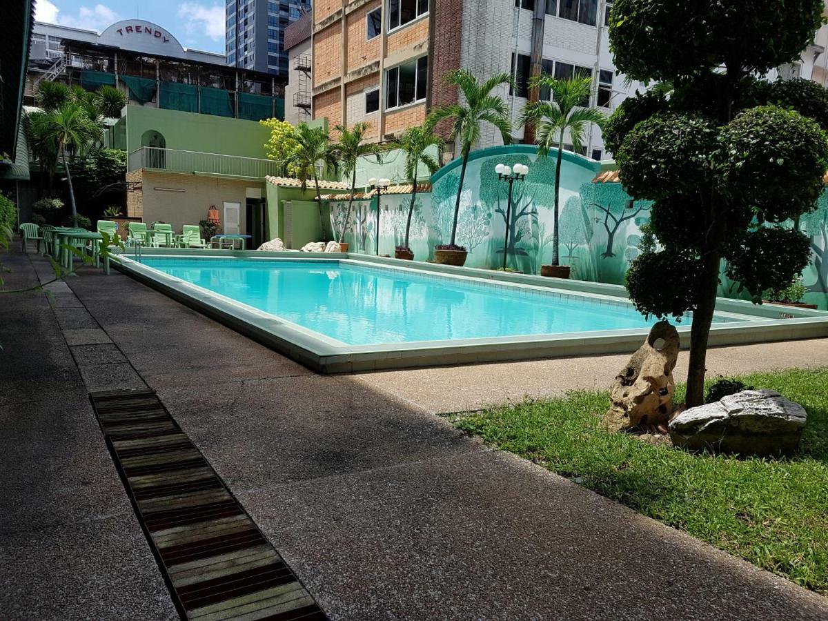 The Park Hotel Sukhumvit 7 Bangkok Exterior foto