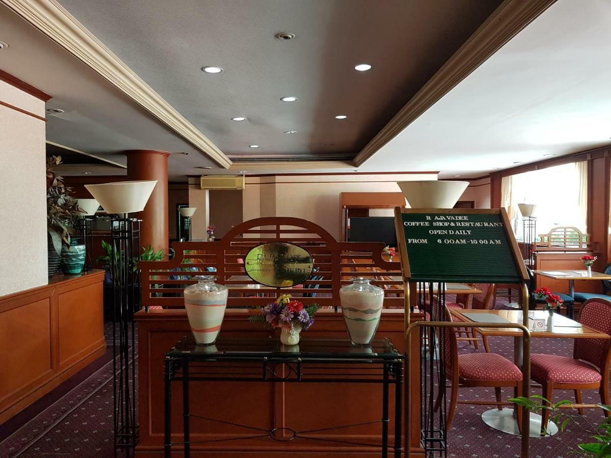 The Park Hotel Sukhumvit 7 Bangkok Exterior foto
