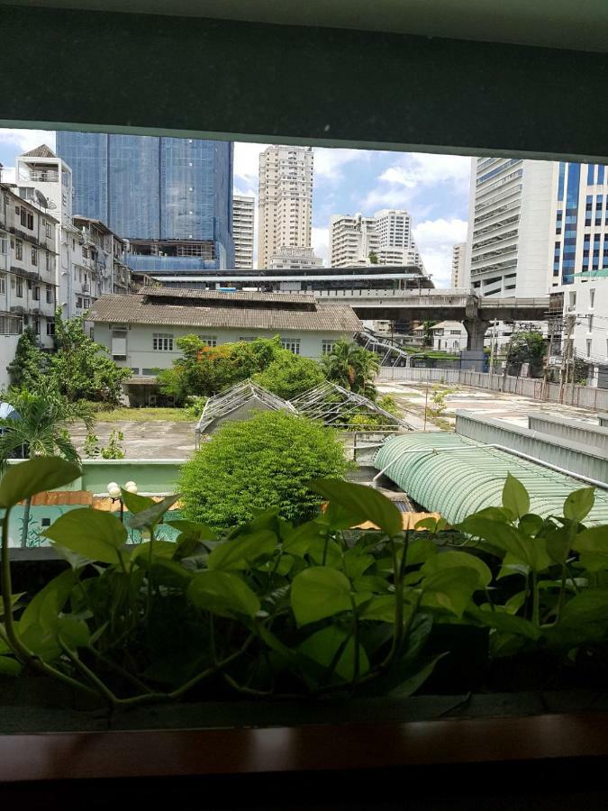 The Park Hotel Sukhumvit 7 Bangkok Exterior foto